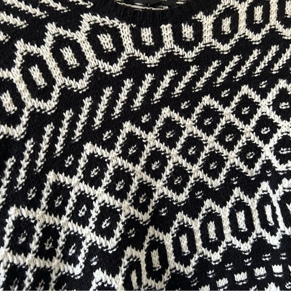 Ann Taylor Wool Blend Women’s Knit Tunic Sweater Medium Black White Geometric - Picture 6 of 12